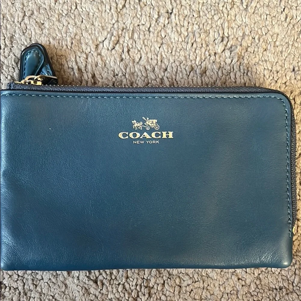 Coach Slate Leather Wristlet •EUC - Picture 4 of 6